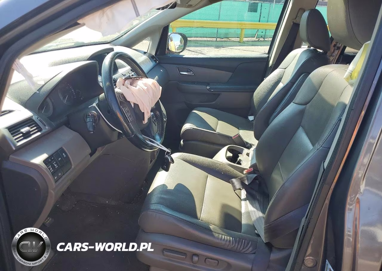 2015 Honda Odyssey Touring VIN:5FNRL5H92FB091541 - 7