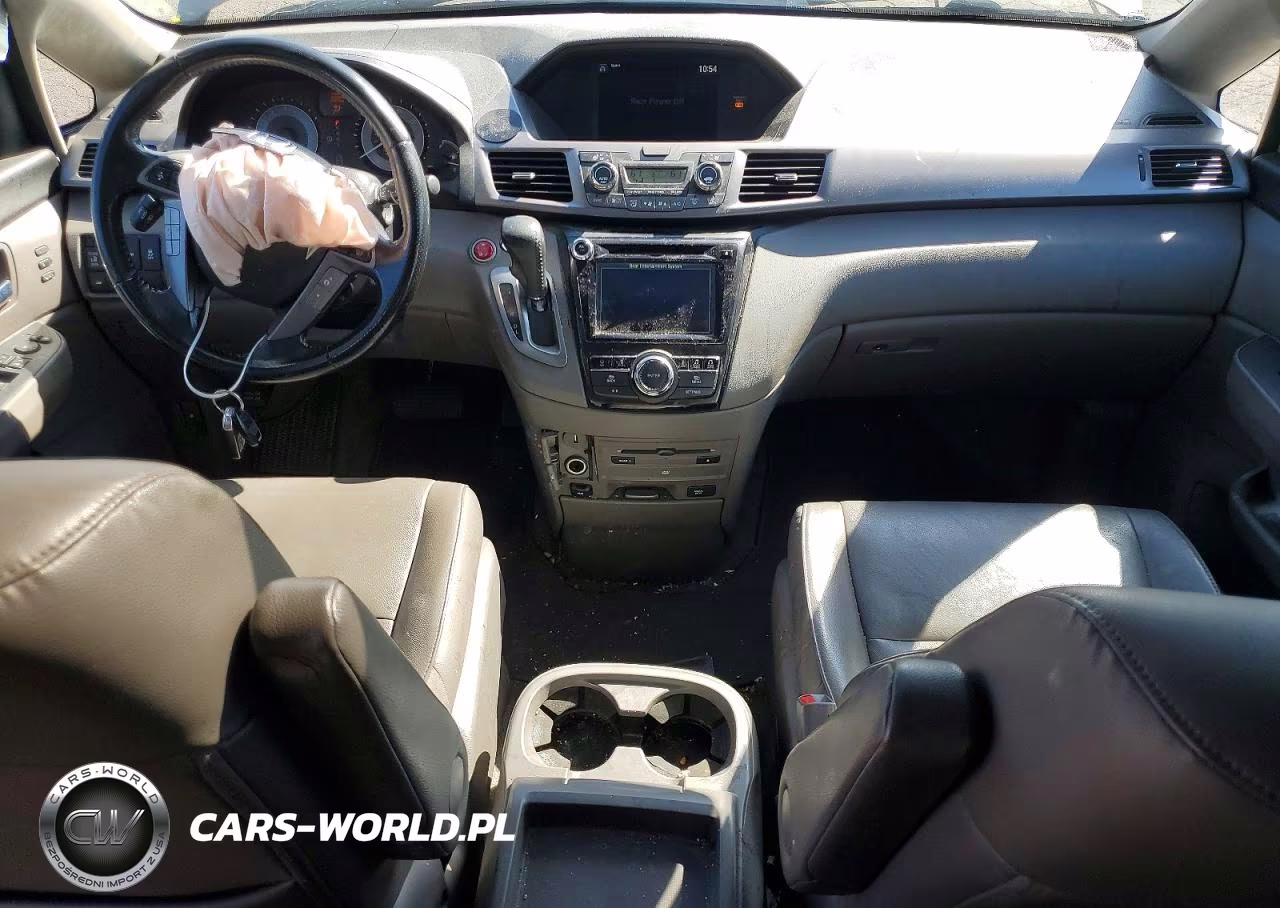 2015 Honda Odyssey Touring VIN:5FNRL5H92FB091541 - 8