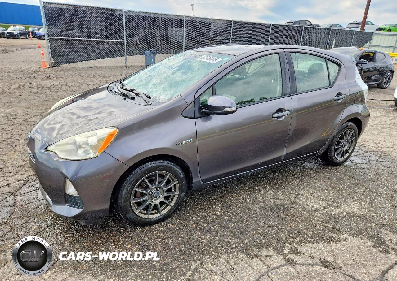 2013 Toyota Prius C Two