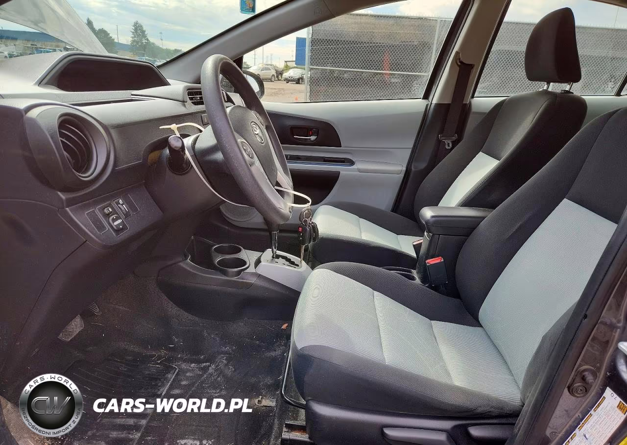 2013 Toyota Prius C Two VIN:JTDKDTB3XD1540140 - 7
