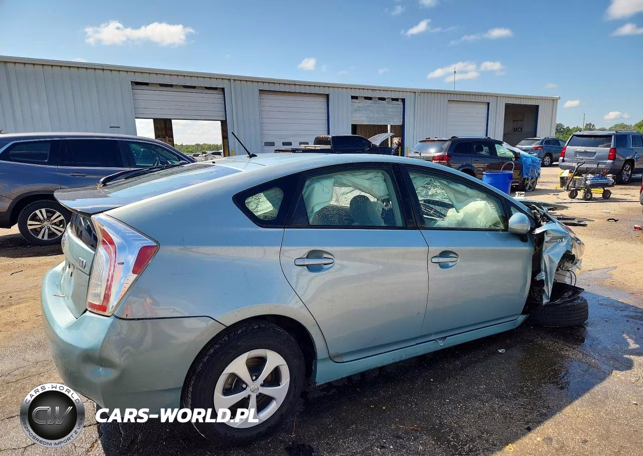 2014 Toyota Prius Two VIN:JTDKN3DU8E1861551 - 3
