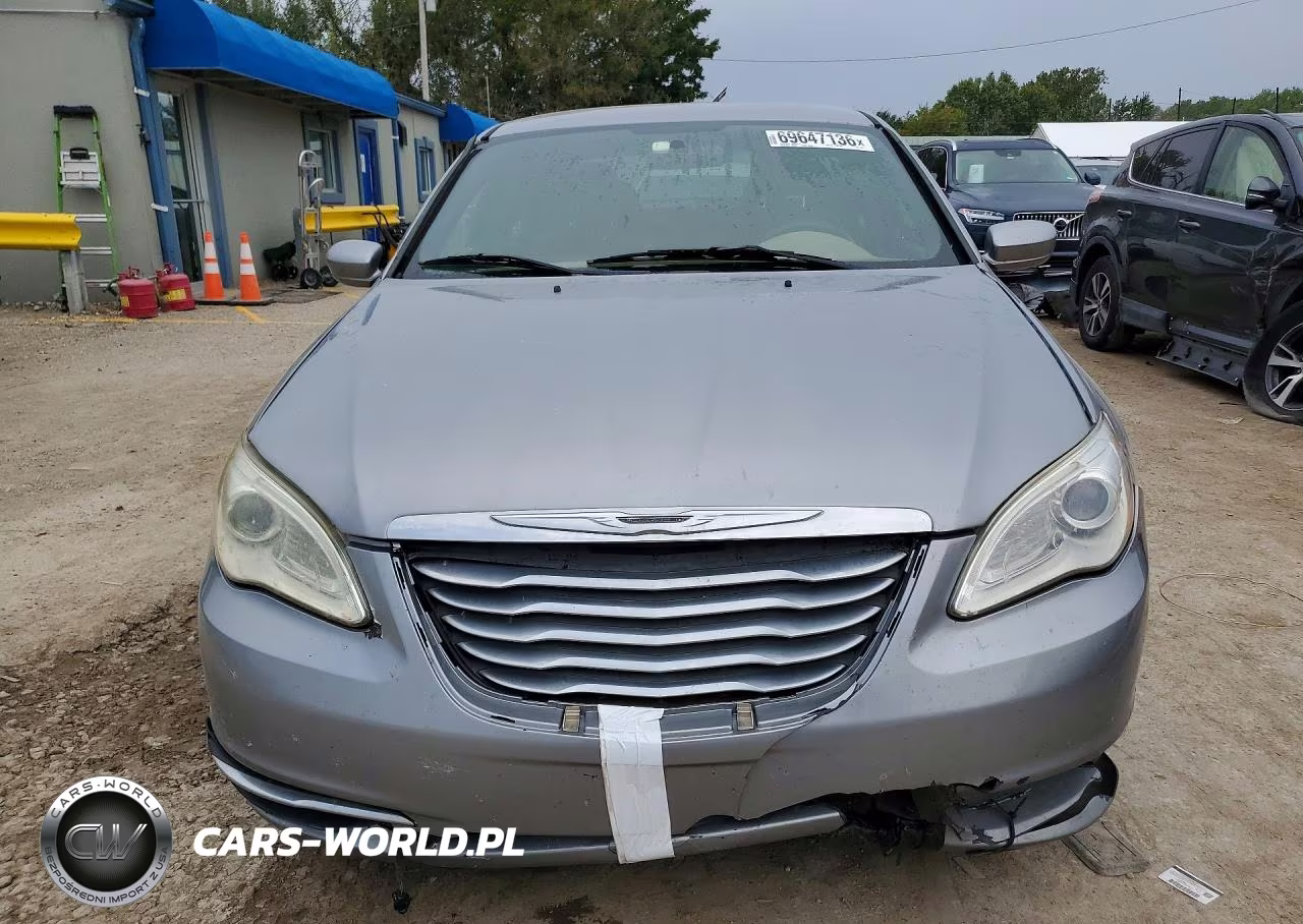 2014 Chrysler 200 Touring VIN:1C3CCBBG0EN144754 - 5