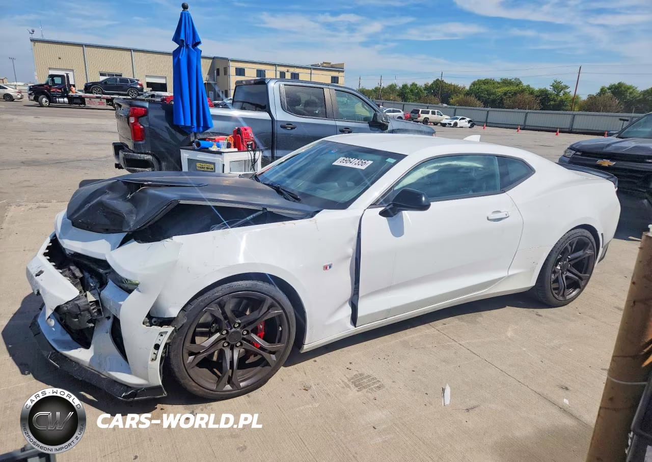 2018 Chevrolet Camaro Ss VIN:1G1FE1R74J0111582 - 1