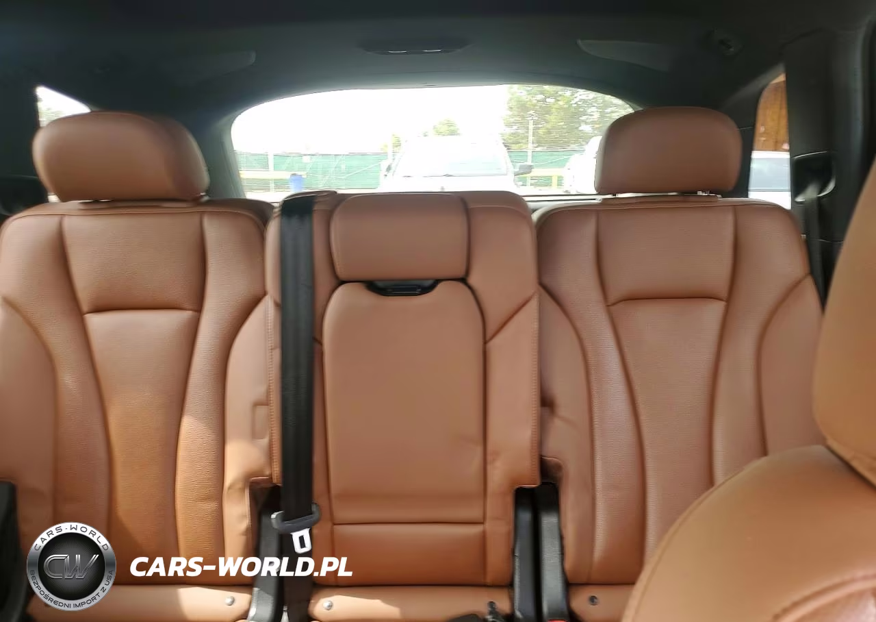 2023 Audi Q7 Premium Plus VIN:WA1LXBF71PD015371 - 10