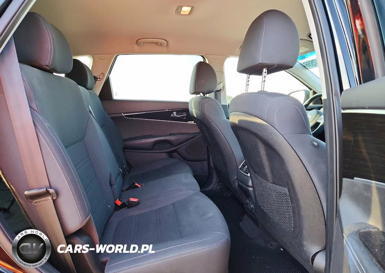 2019 Kia Sorento Lx VIN:5XYPG4A37KG568155 - 11