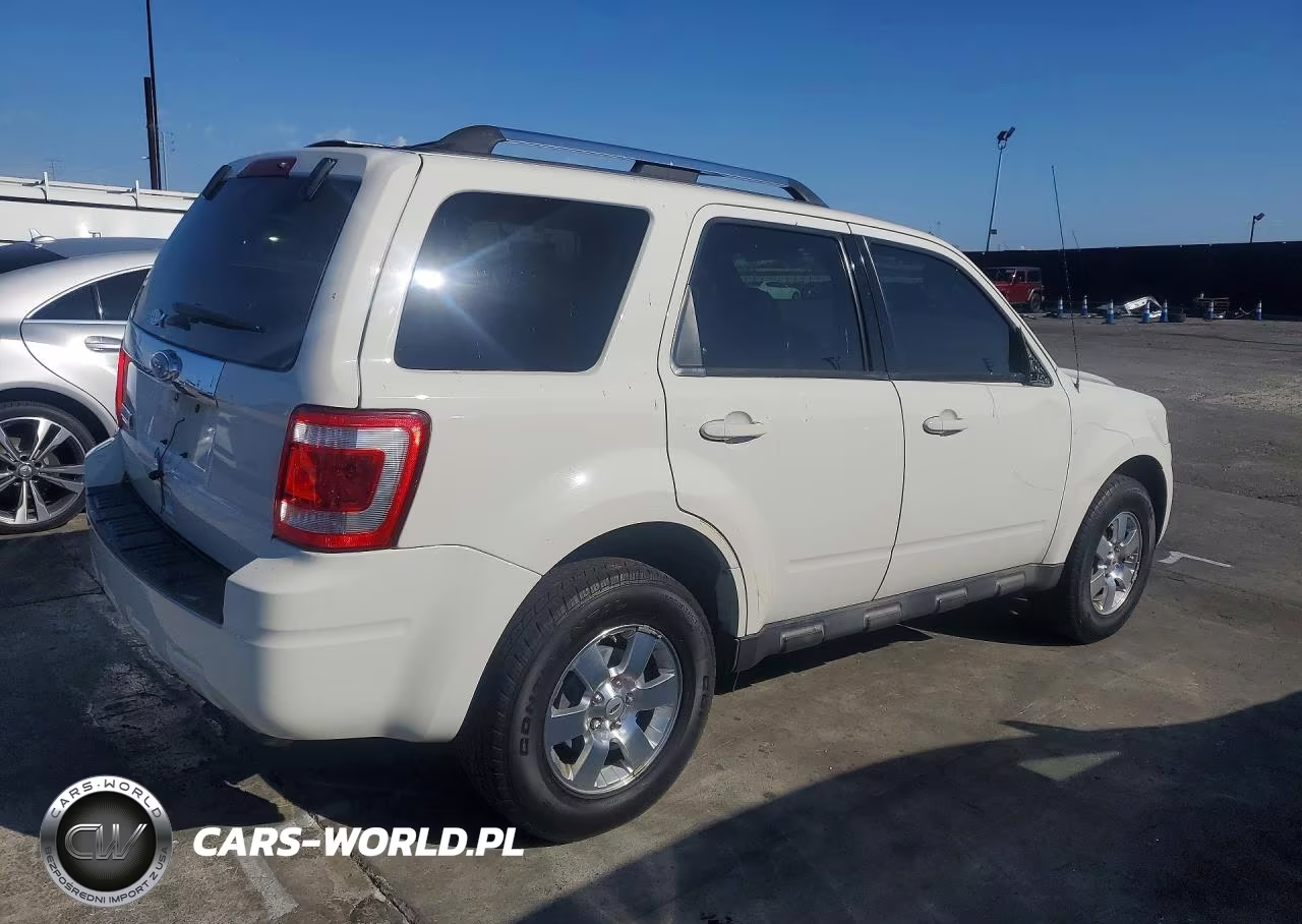 2011 Ford Escape Limited VIN:1FMCU0E72BKC63634 - 3