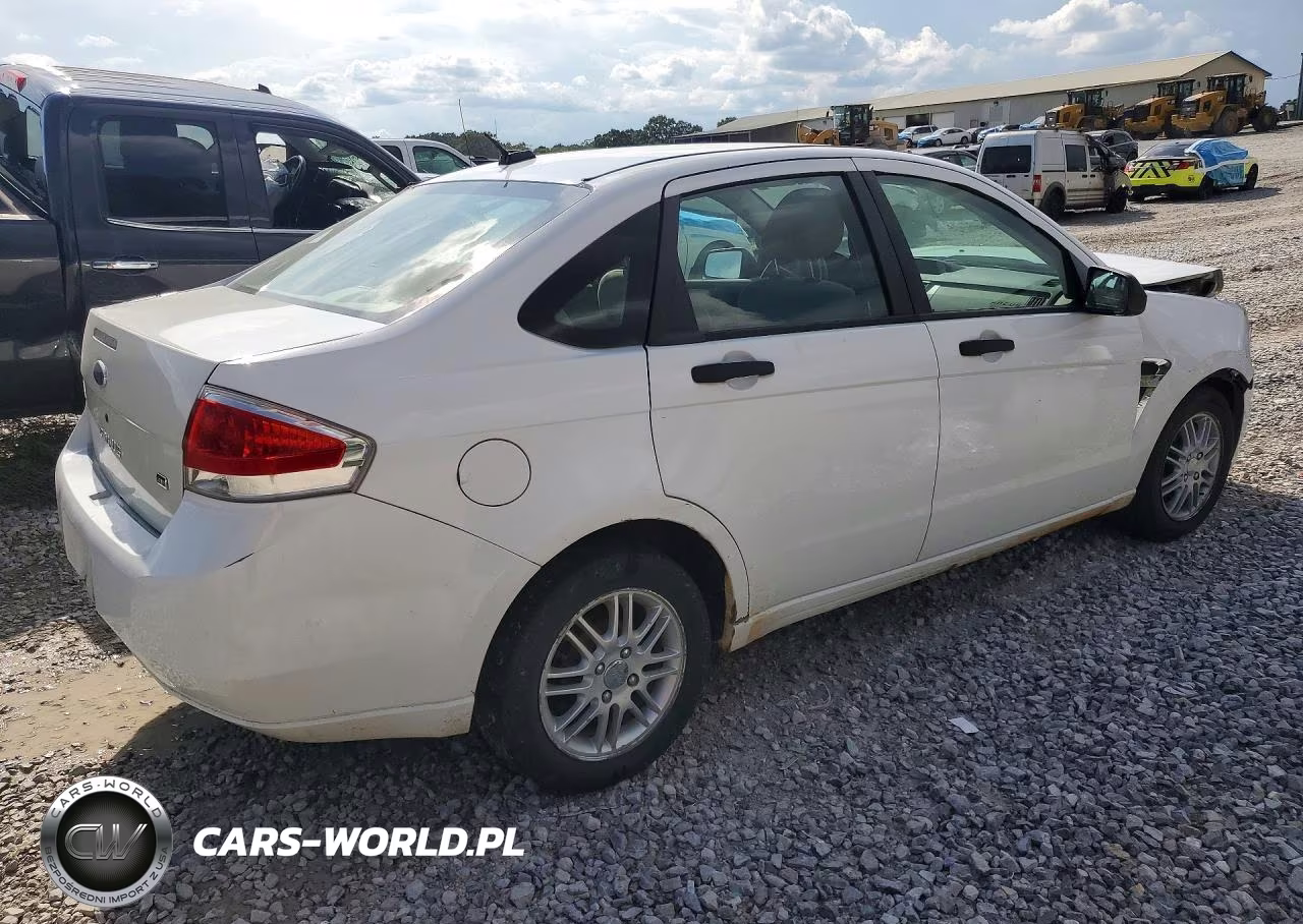 2008 Ford Focus Se VIN:1FAHP35N58W125384 - 3