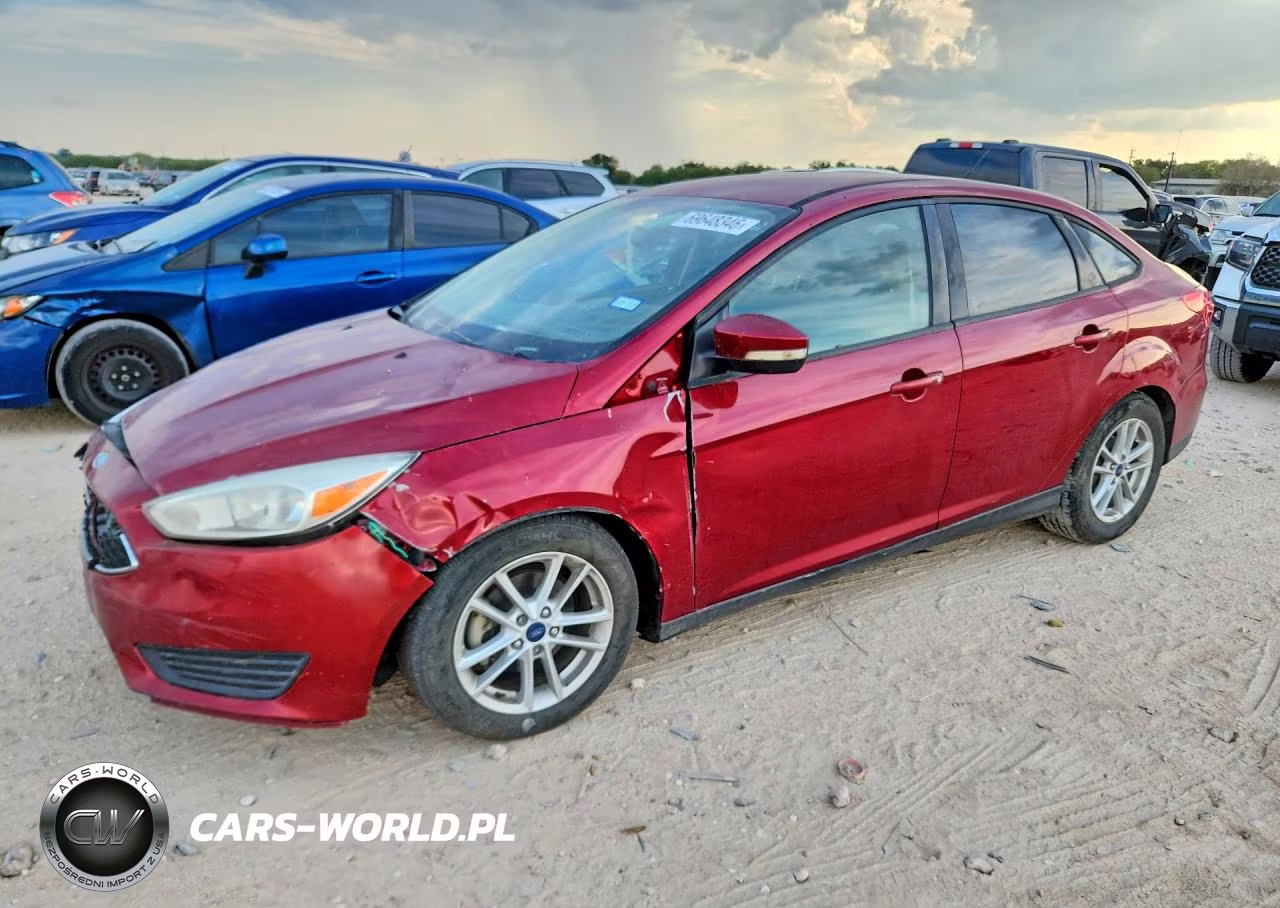 2017 Ford Focus Se VIN:1FADP3F23HL347667 - 1