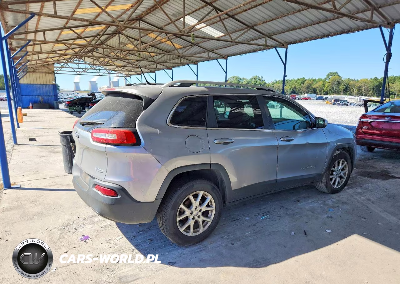 2014 Jeep Cherokee Latitude VIN:1C4PJLCBXEW185852 - 3
