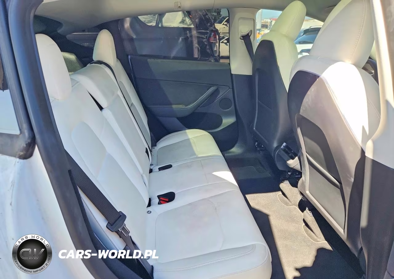 2021 Tesla Model Y VIN:7SAYGDED8RF008883 - 10