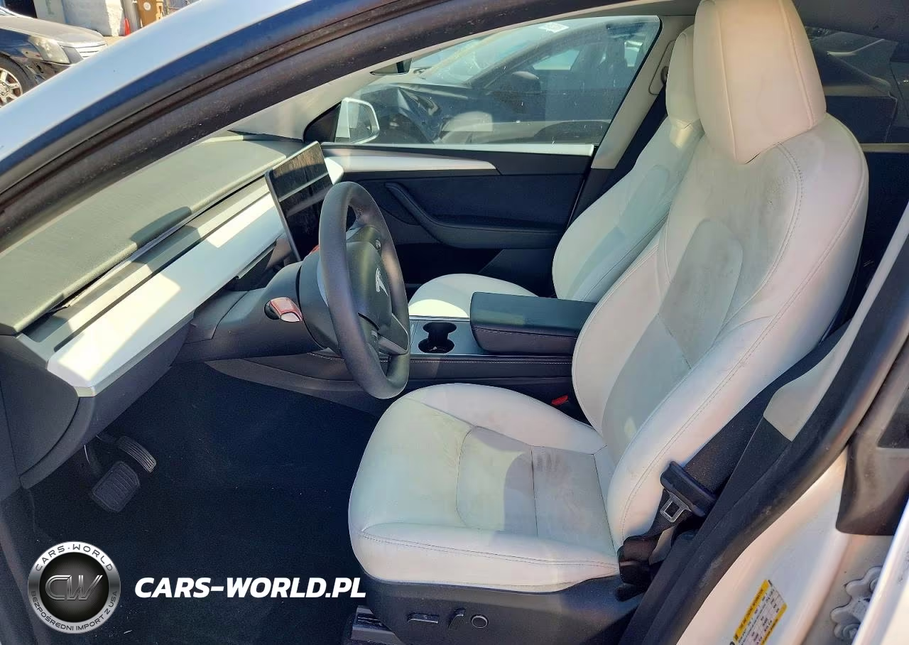2021 Tesla Model Y VIN:7SAYGDED8RF008883 - 7