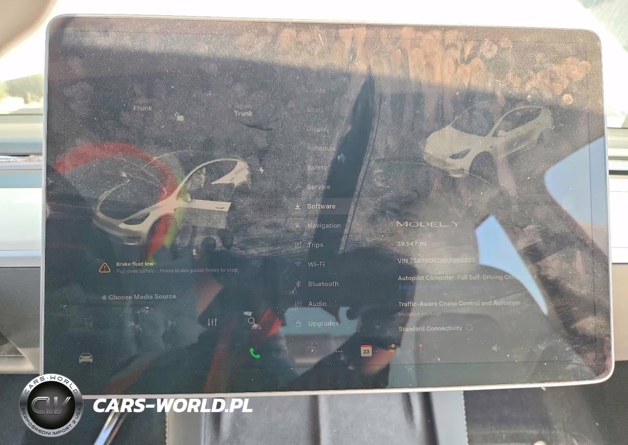 2021 Tesla Model Y VIN:7SAYGDED8RF008883 - 9
