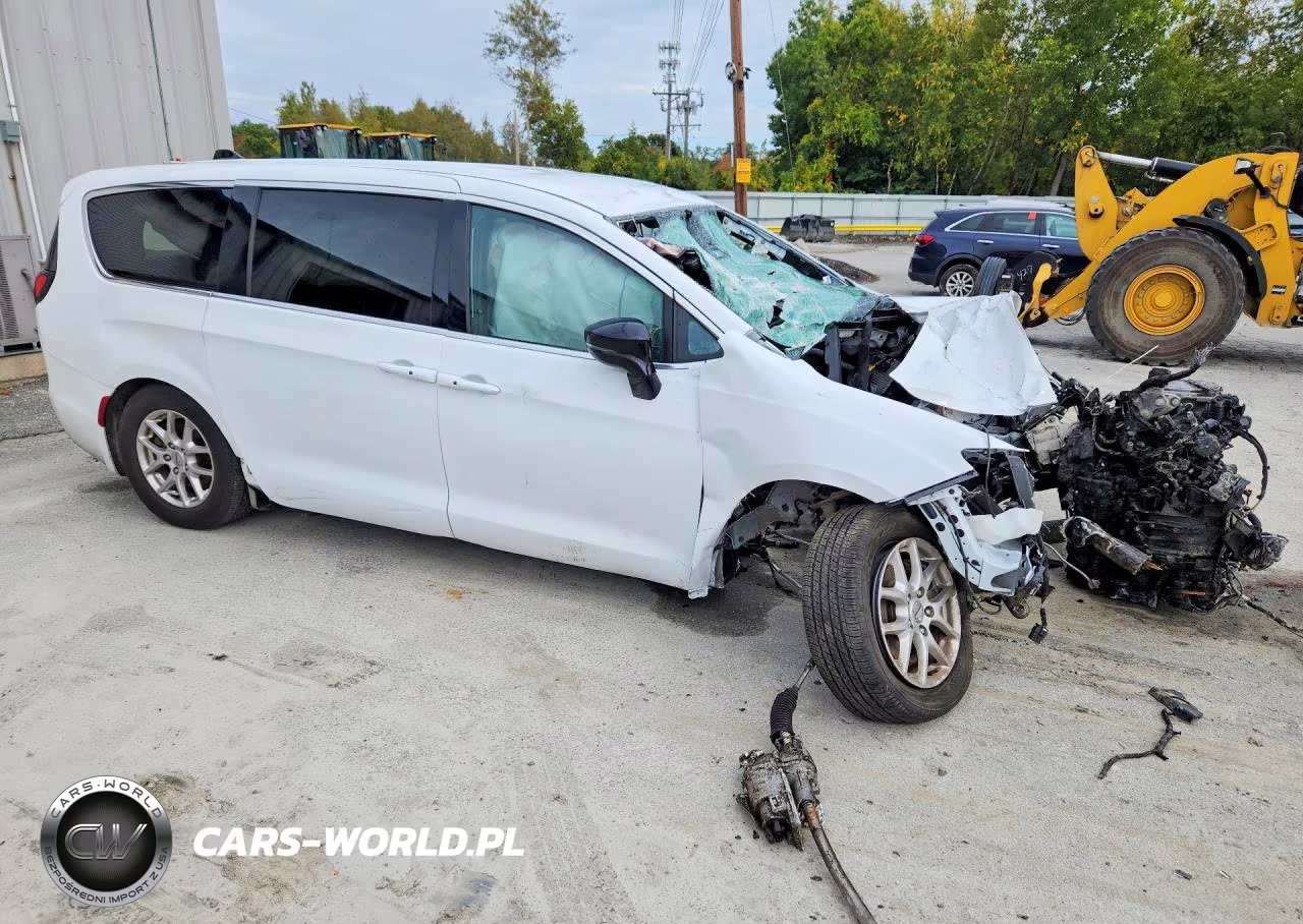 2025 Chrysler Pacifica Select VIN:2C4RC1BG7SR541778 - 4
