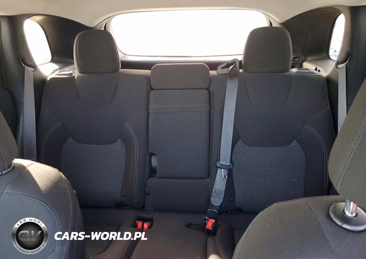 2019 Jeep Cherokee Latitude VIN:1C4PJMCB6KD226961 - 10