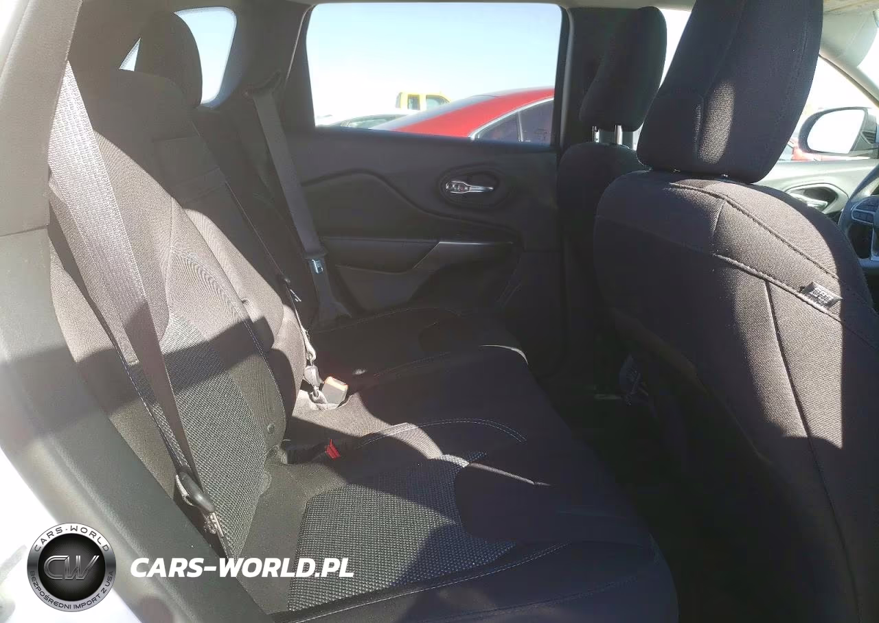 2019 Jeep Cherokee Latitude VIN:1C4PJMCB6KD226961 - 11