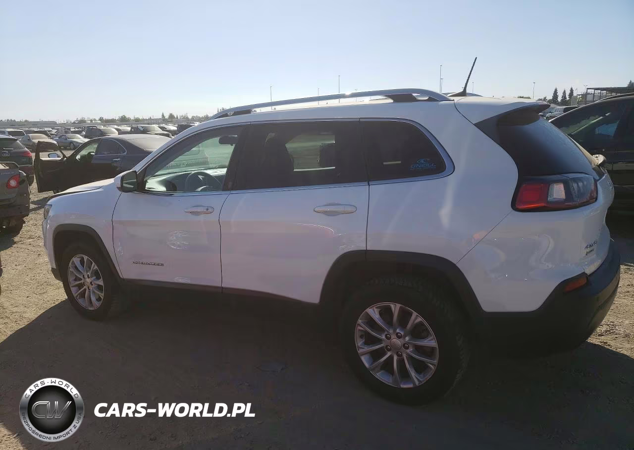 2019 Jeep Cherokee Latitude VIN:1C4PJMCB6KD226961 - 2