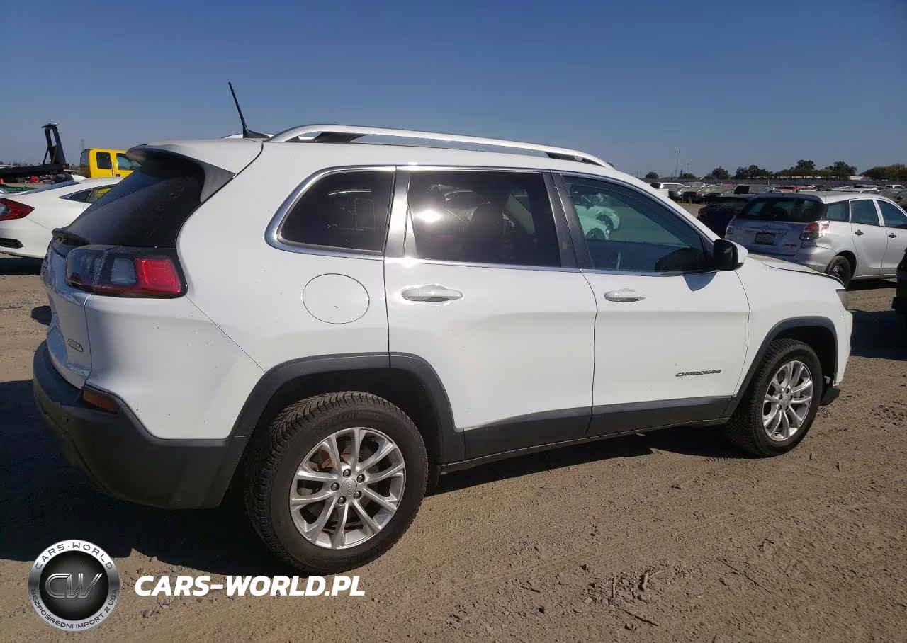 2019 Jeep Cherokee Latitude VIN:1C4PJMCB6KD226961 - 3