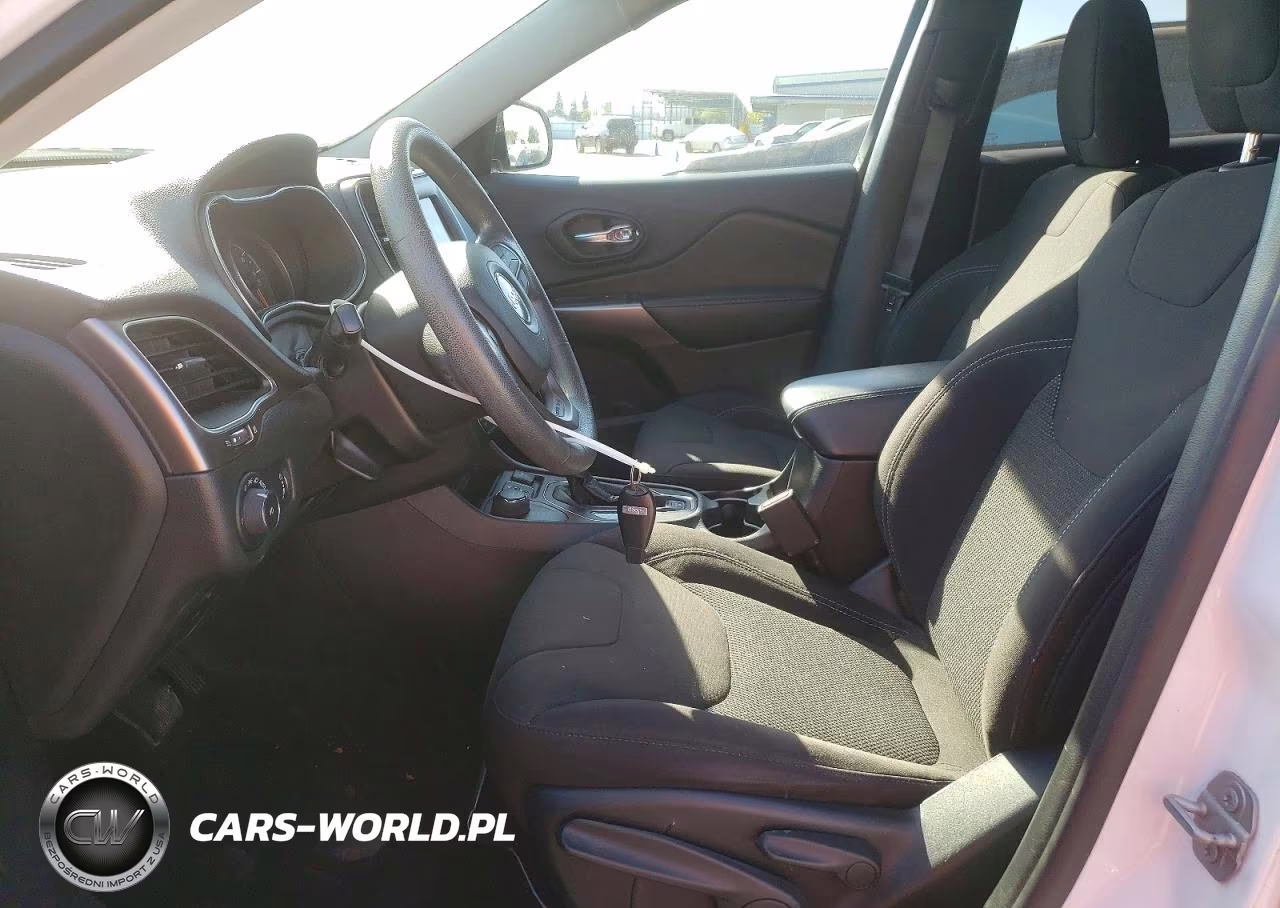 2019 Jeep Cherokee Latitude VIN:1C4PJMCB6KD226961 - 7