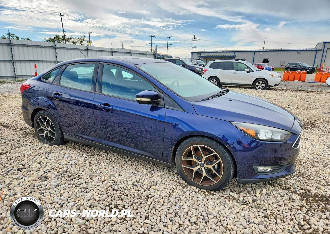 2017 Ford Focus Sel VIN:1FADP3H29HL213274 - 4