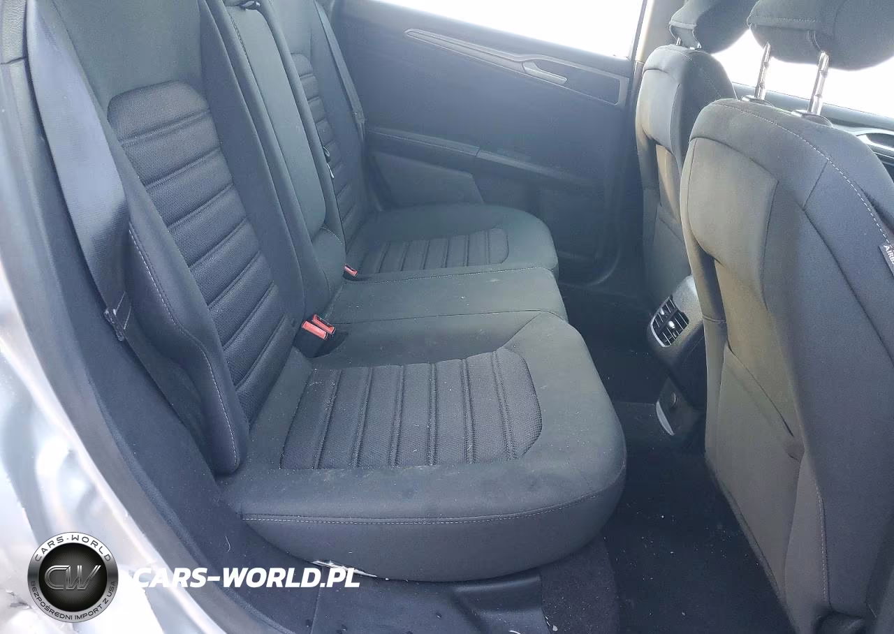2019 Ford Fusion Se VIN:3FA6P0LU8KR226929 - 10