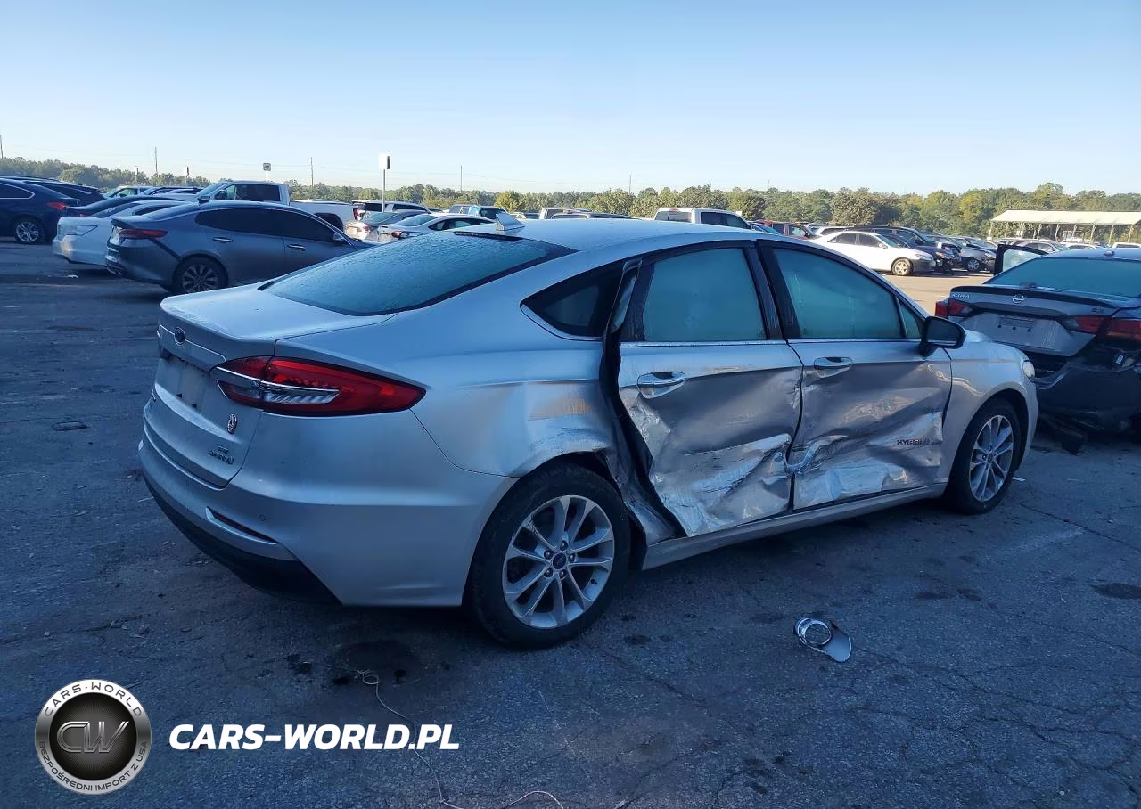 2019 Ford Fusion Se VIN:3FA6P0LU8KR226929 - 3