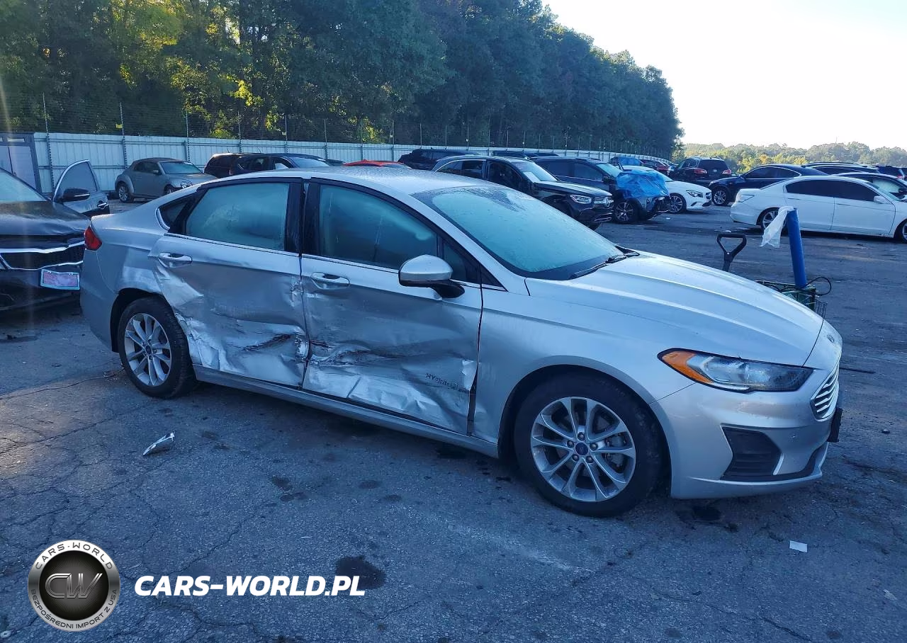 2019 Ford Fusion Se VIN:3FA6P0LU8KR226929 - 4