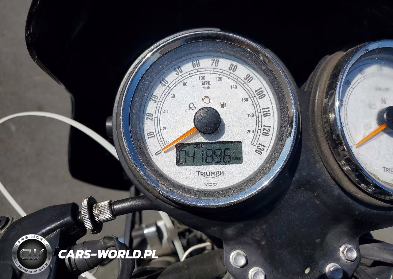 2014 Triumph Motorcycle Thruxton VIN:SMT920K16ET656671 - 7