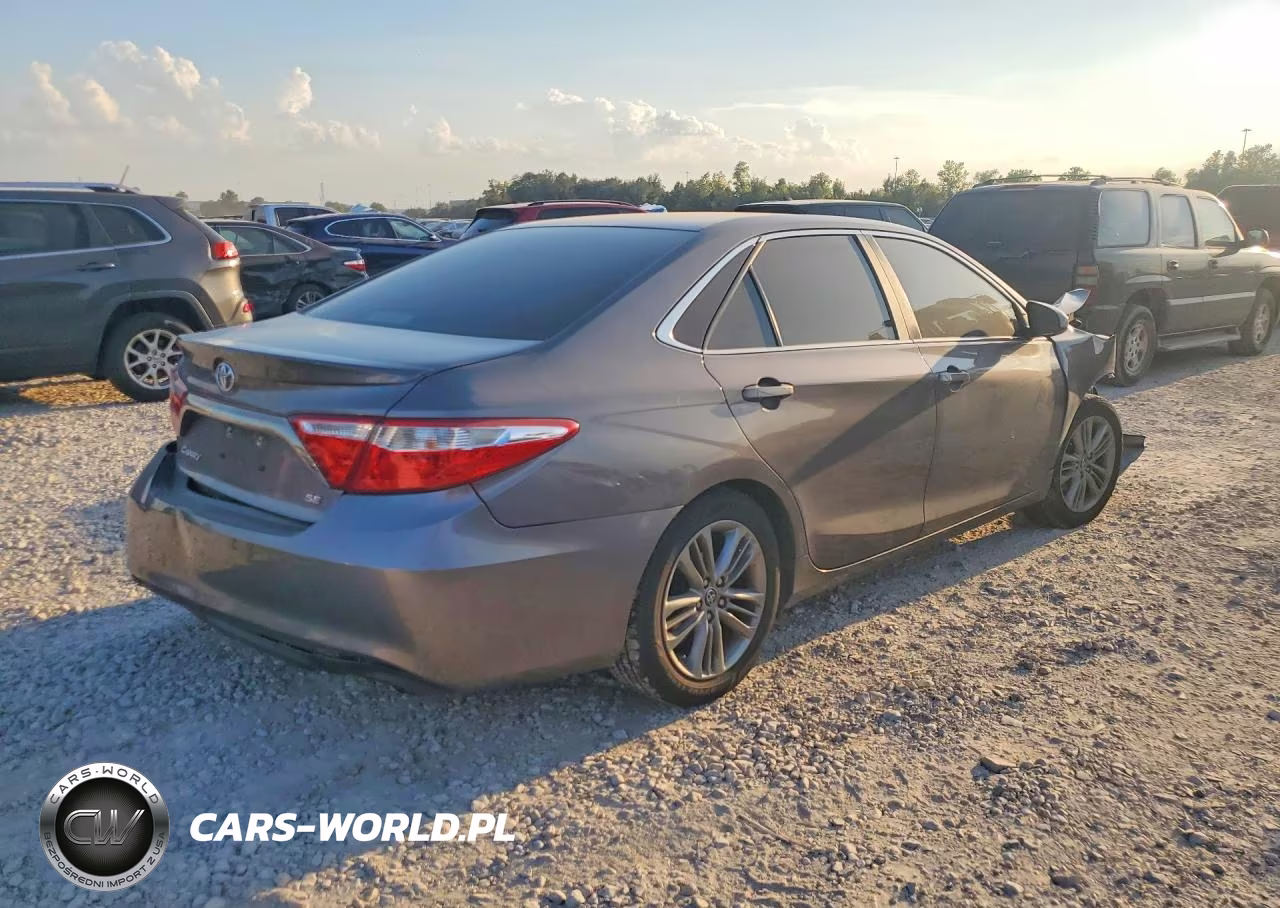 2015 Toyota Camry Se VIN:4T1BF1FK3FU066089 - 3