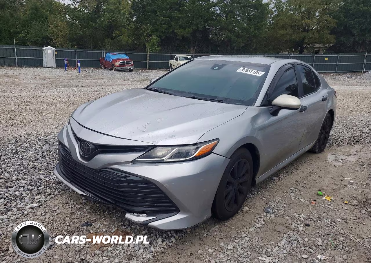 2018 Toyota Camry Le – zdjęcie 1 z 12