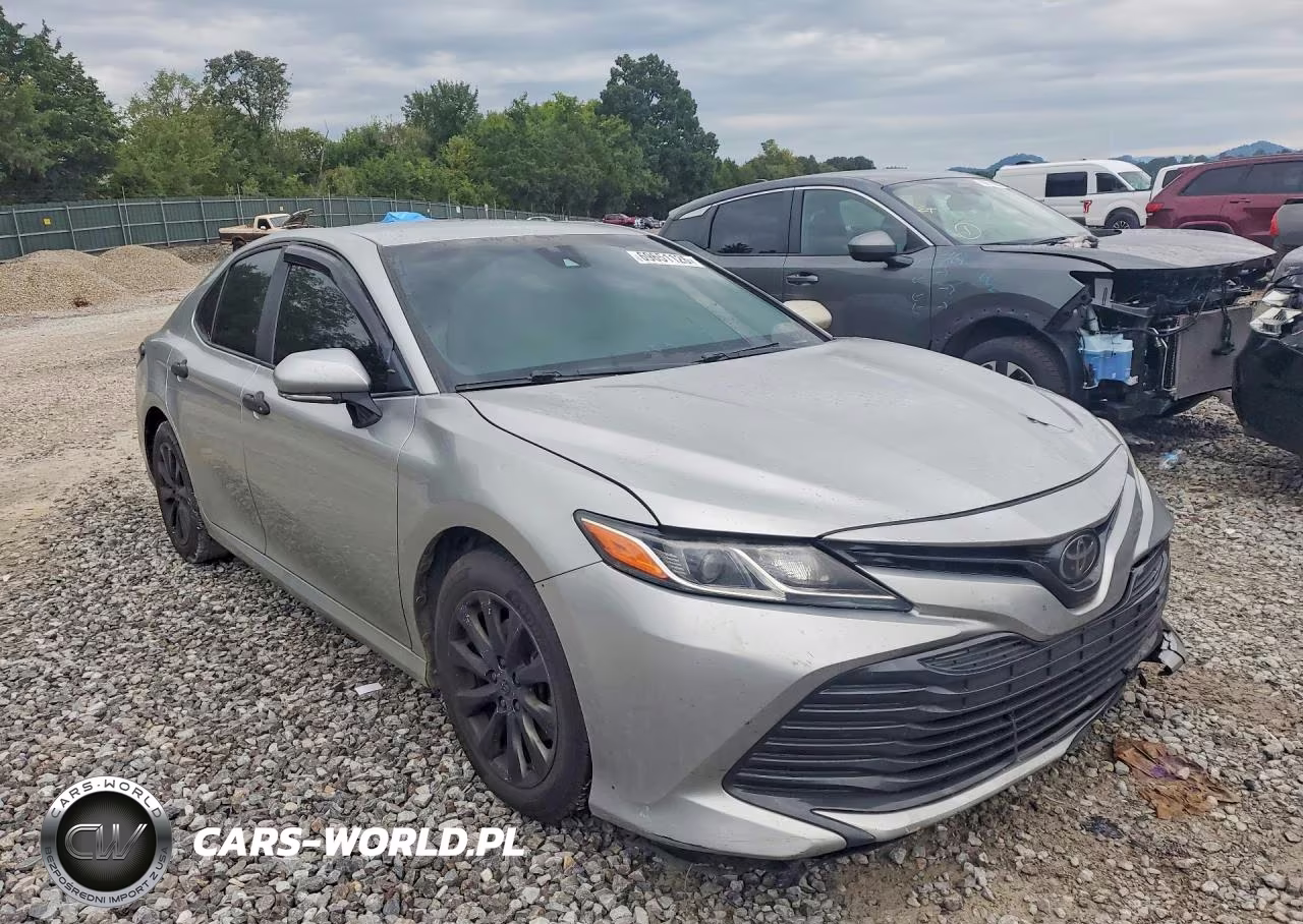 2018 Toyota Camry Le VIN:4T1B11HK7JU547449 - 4