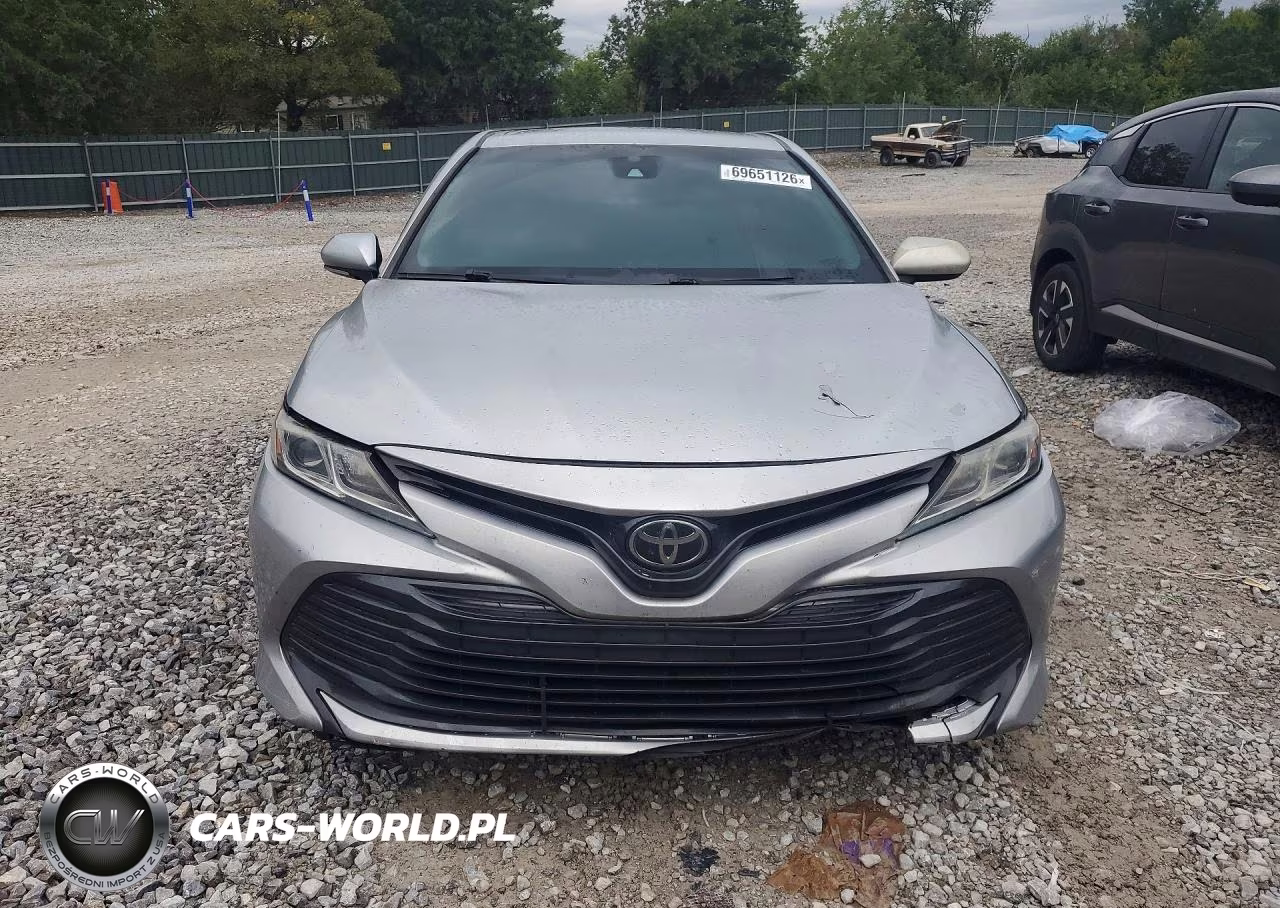 2018 Toyota Camry Le VIN:4T1B11HK7JU547449 - 5