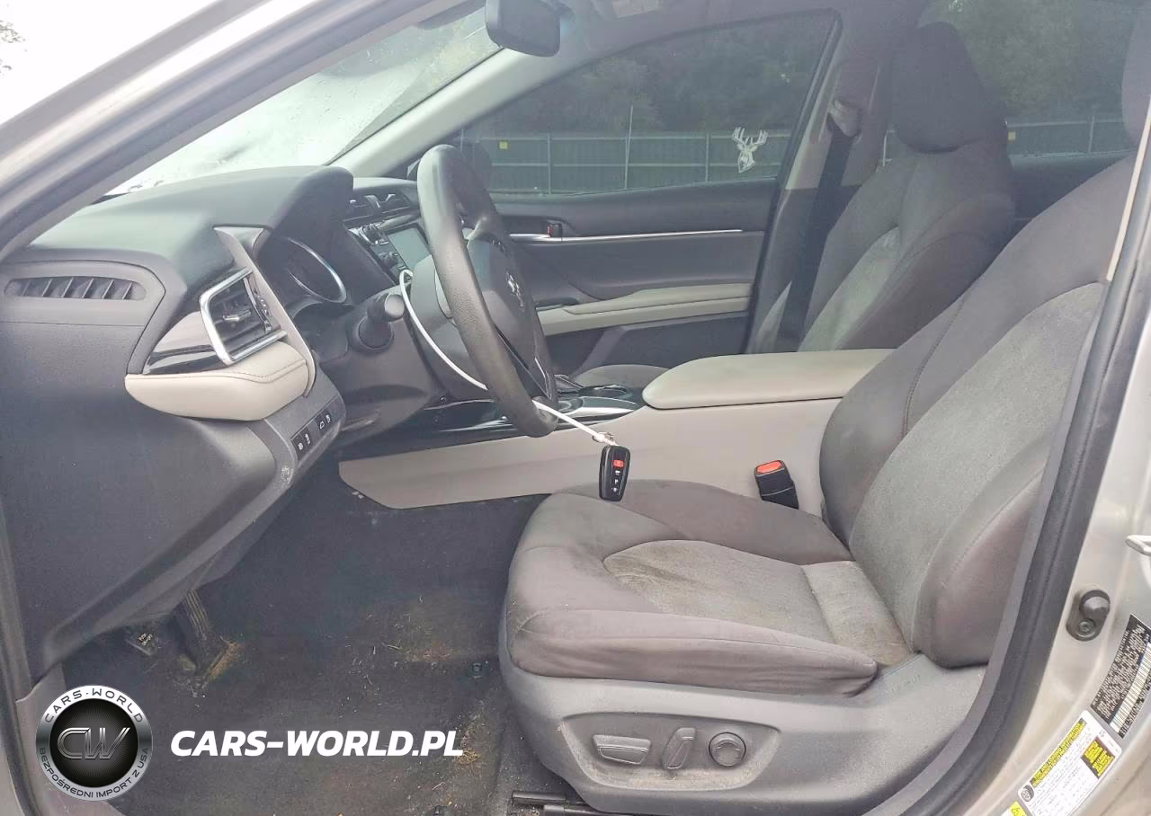 2018 Toyota Camry Le VIN:4T1B11HK7JU547449 - 7