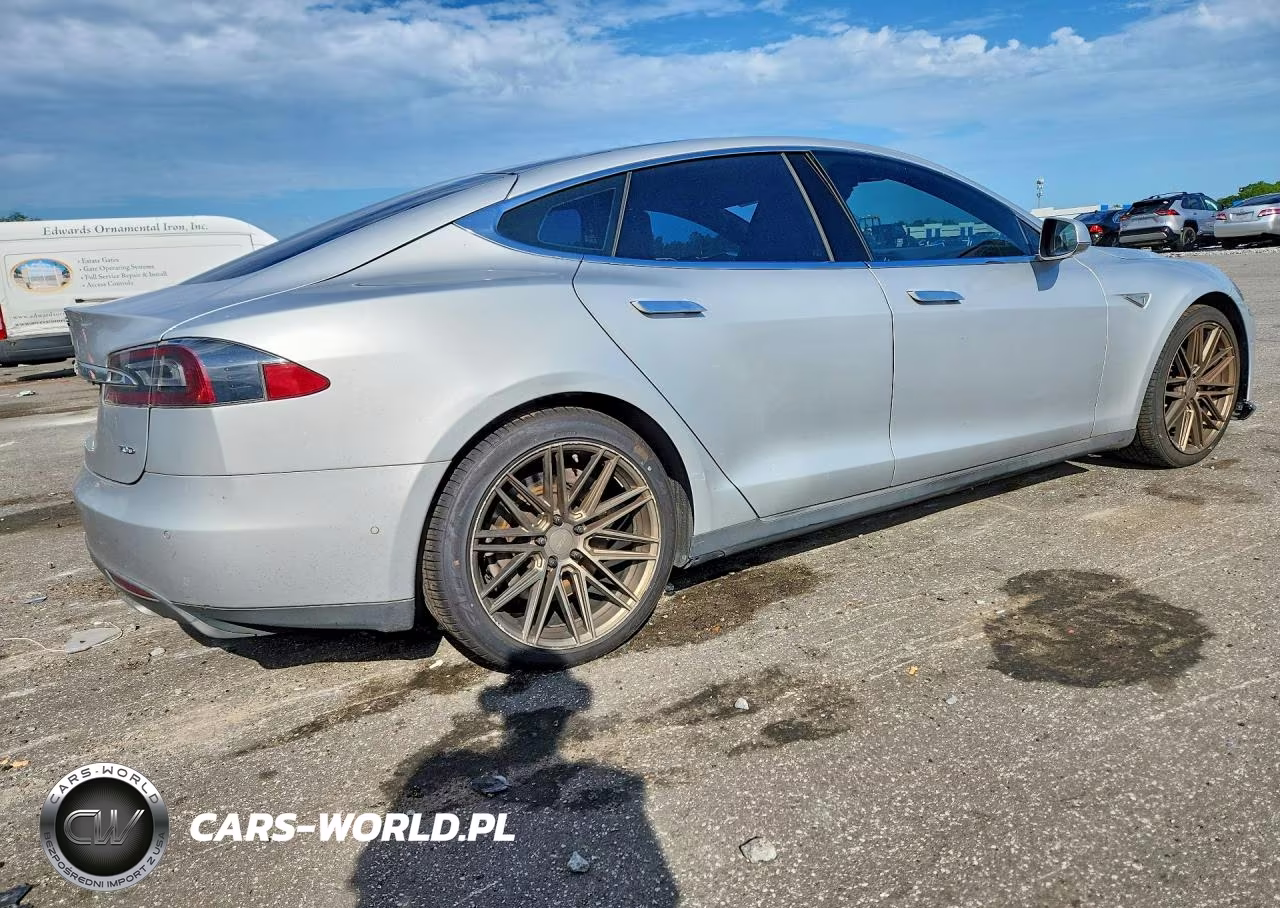 2016 Tesla Model S VIN:5YJSA1E26GF131824 - 3