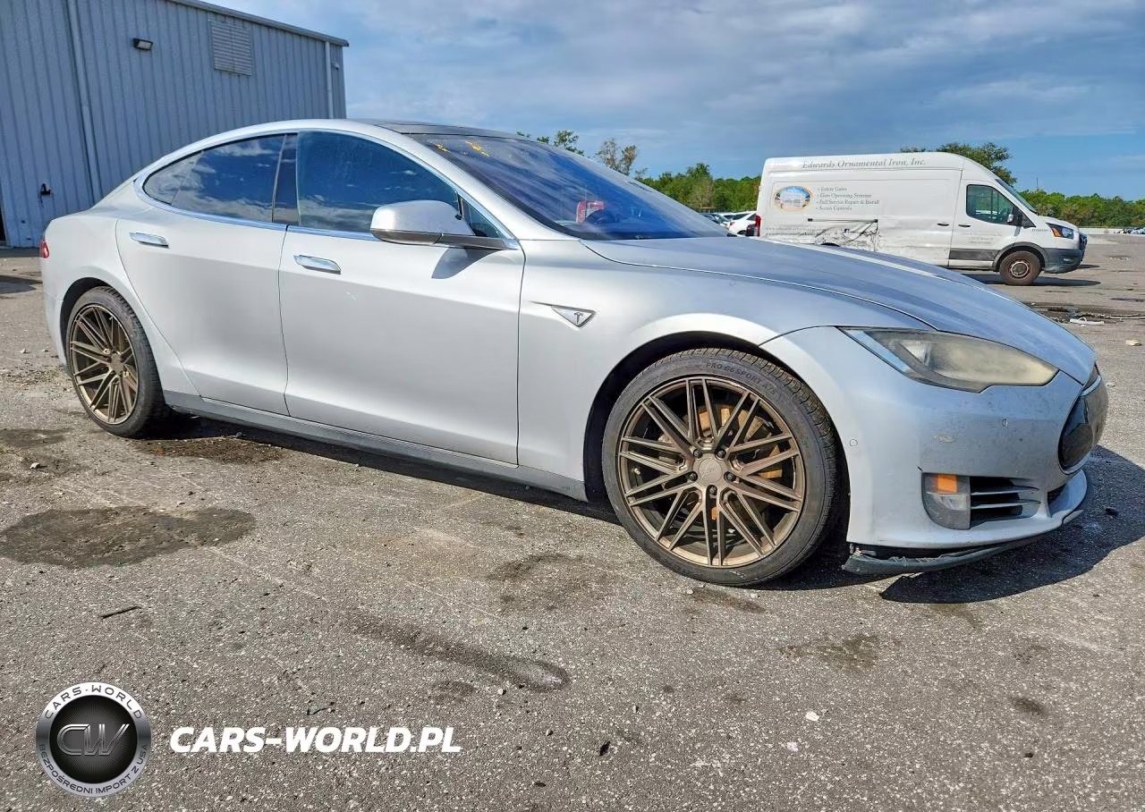 2016 Tesla Model S VIN:5YJSA1E26GF131824 - 4