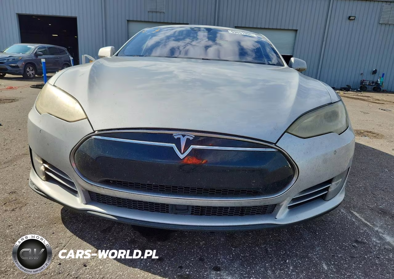 2016 Tesla Model S VIN:5YJSA1E26GF131824 - 5
