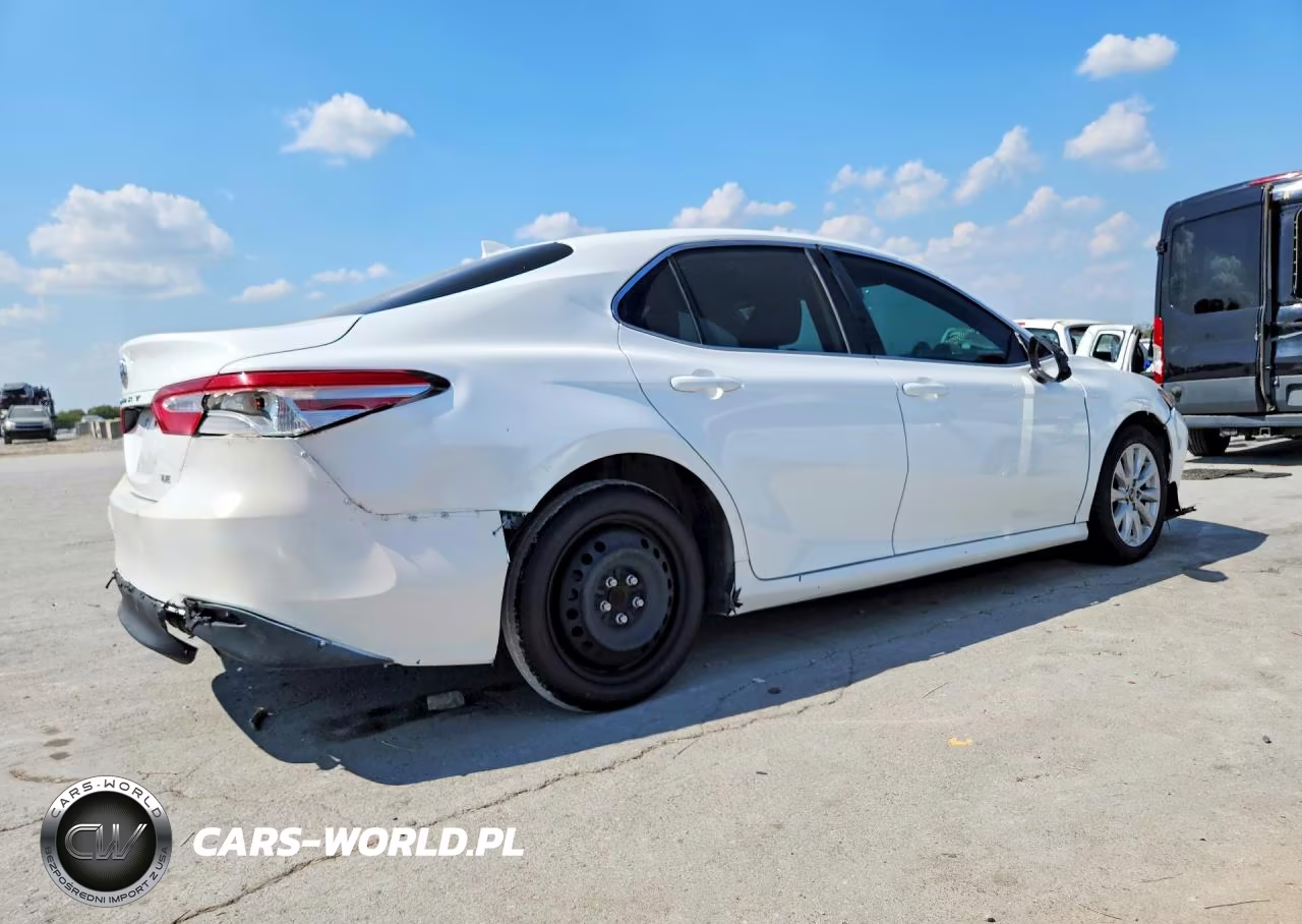 2019 Toyota Camry Le VIN:4T1B11HK8KU227199 - 3