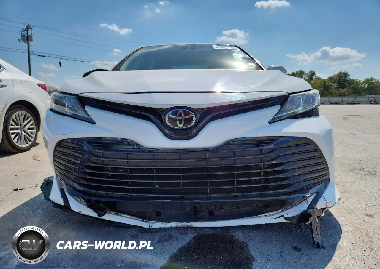 2019 Toyota Camry Le VIN:4T1B11HK8KU227199 - 5