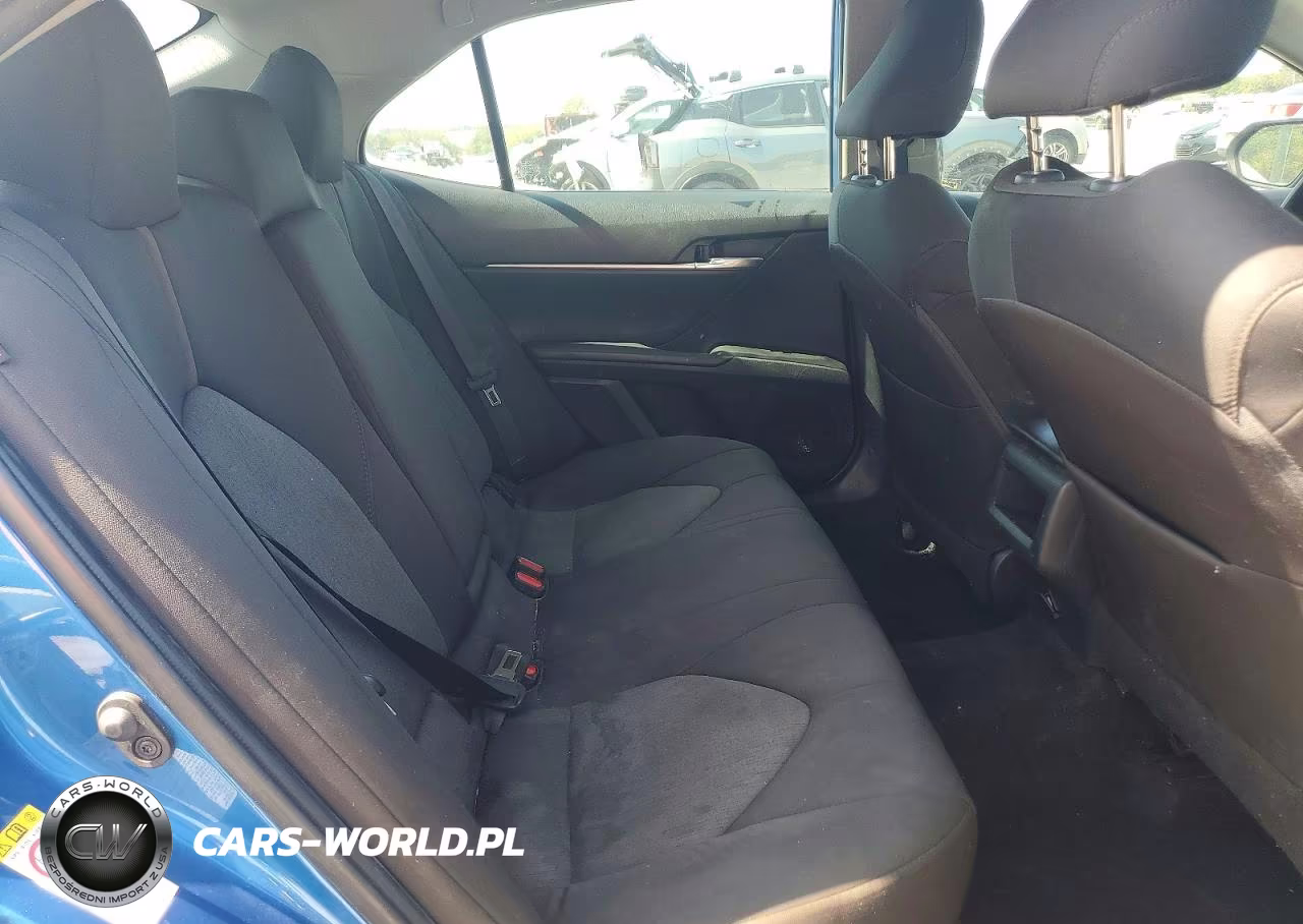 2019 Toyota Camry Le VIN:4T1B11HK2KU179893 - 10