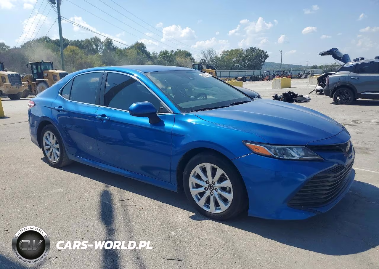 2019 Toyota Camry Le VIN:4T1B11HK2KU179893 - 4