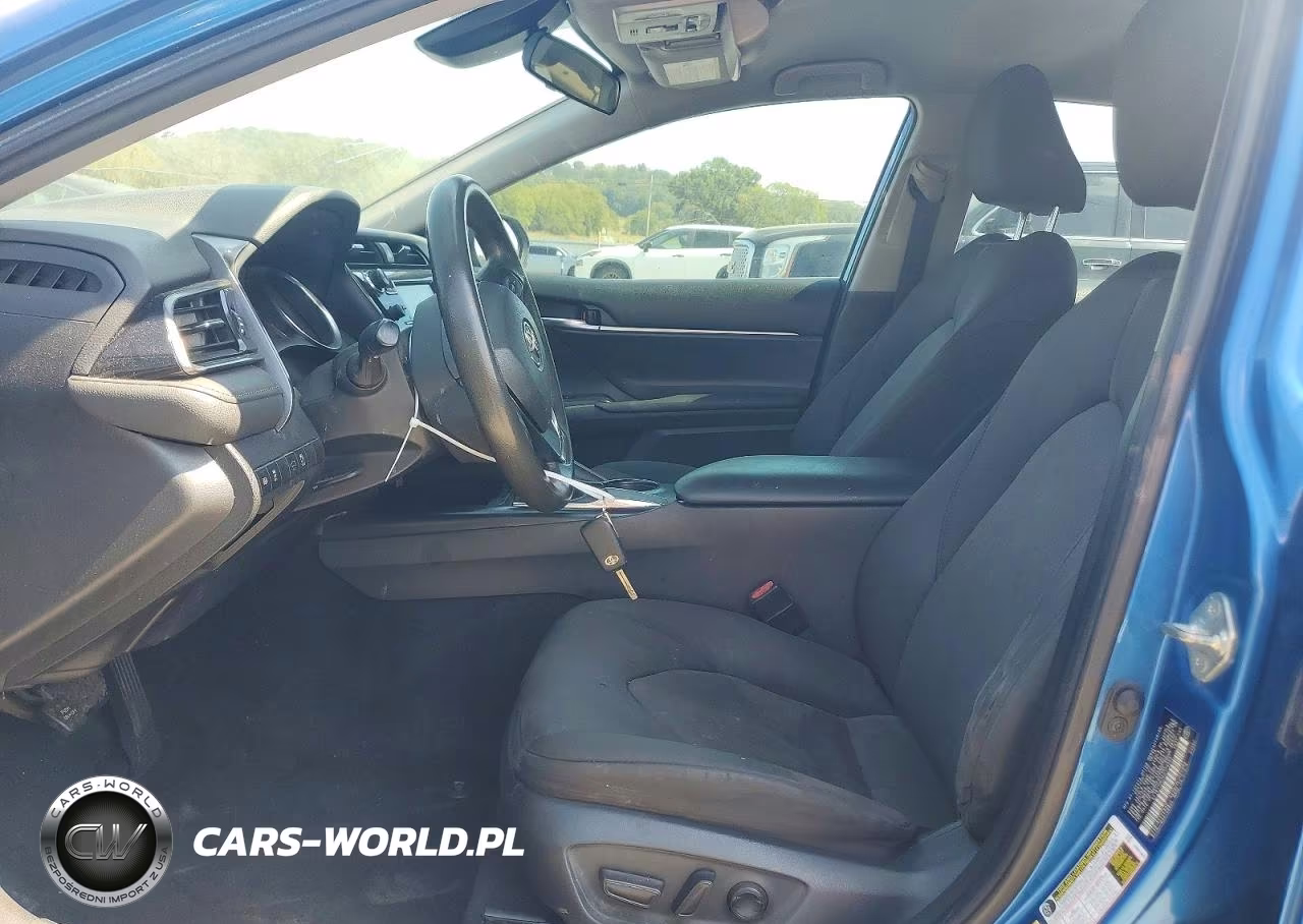 2019 Toyota Camry Le VIN:4T1B11HK2KU179893 - 7