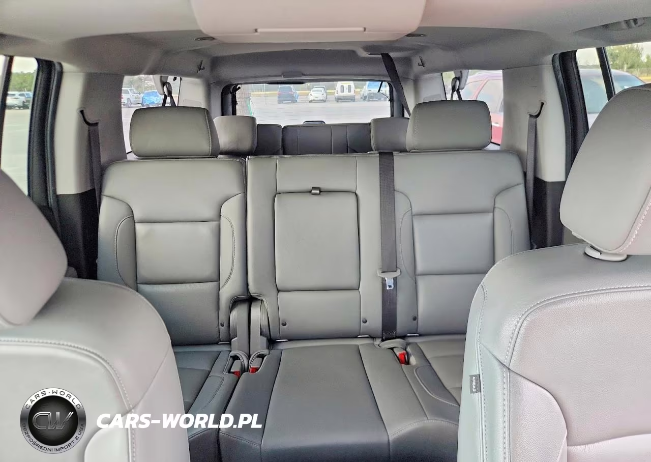 2019 Chevrolet Suburban C1500 Lt VIN:1GNSCHKCXKR235789 - 10