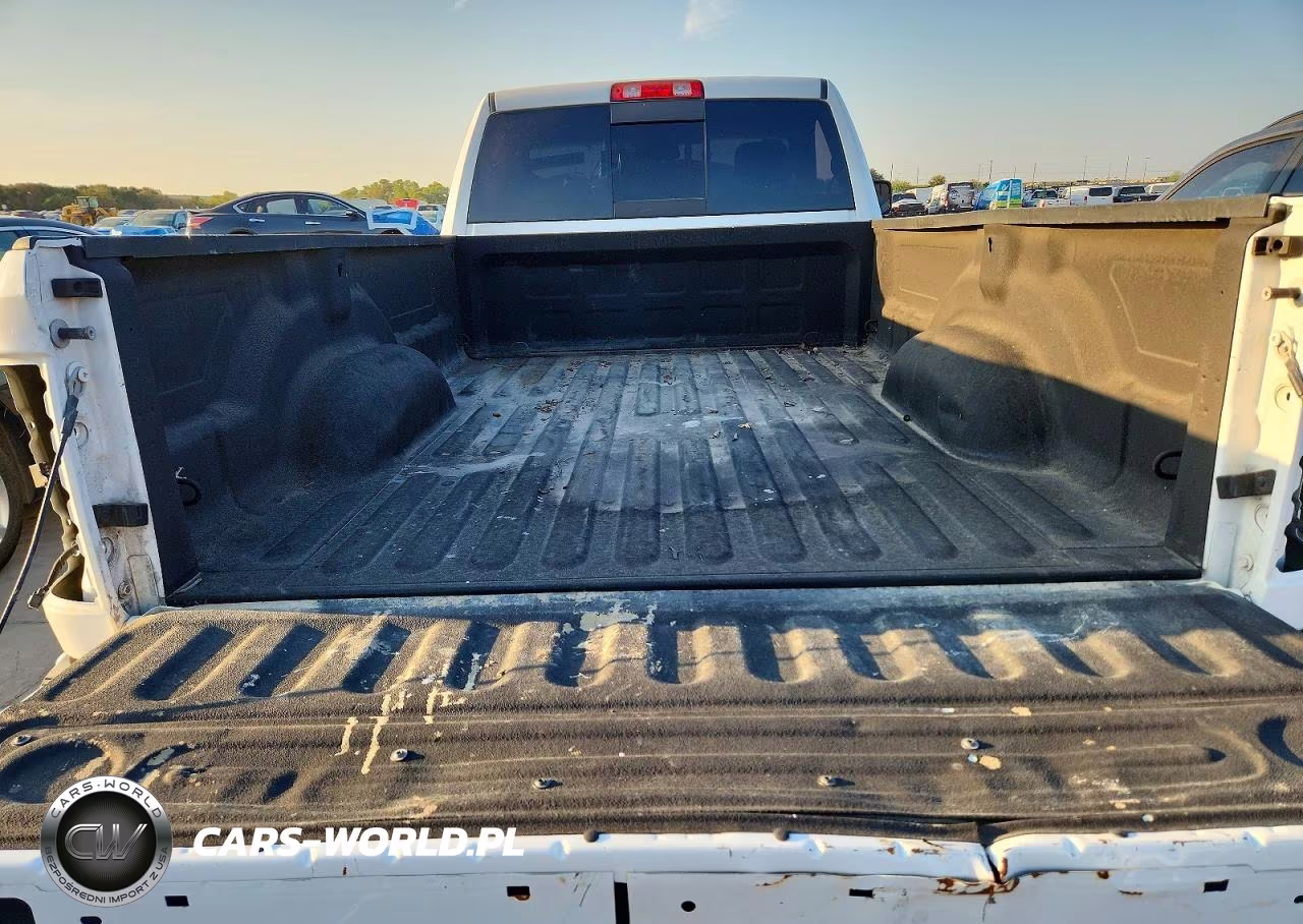 2019 Ram 1500 Classic Tradesman VIN:3C6JR6DT4KG669735 - 10