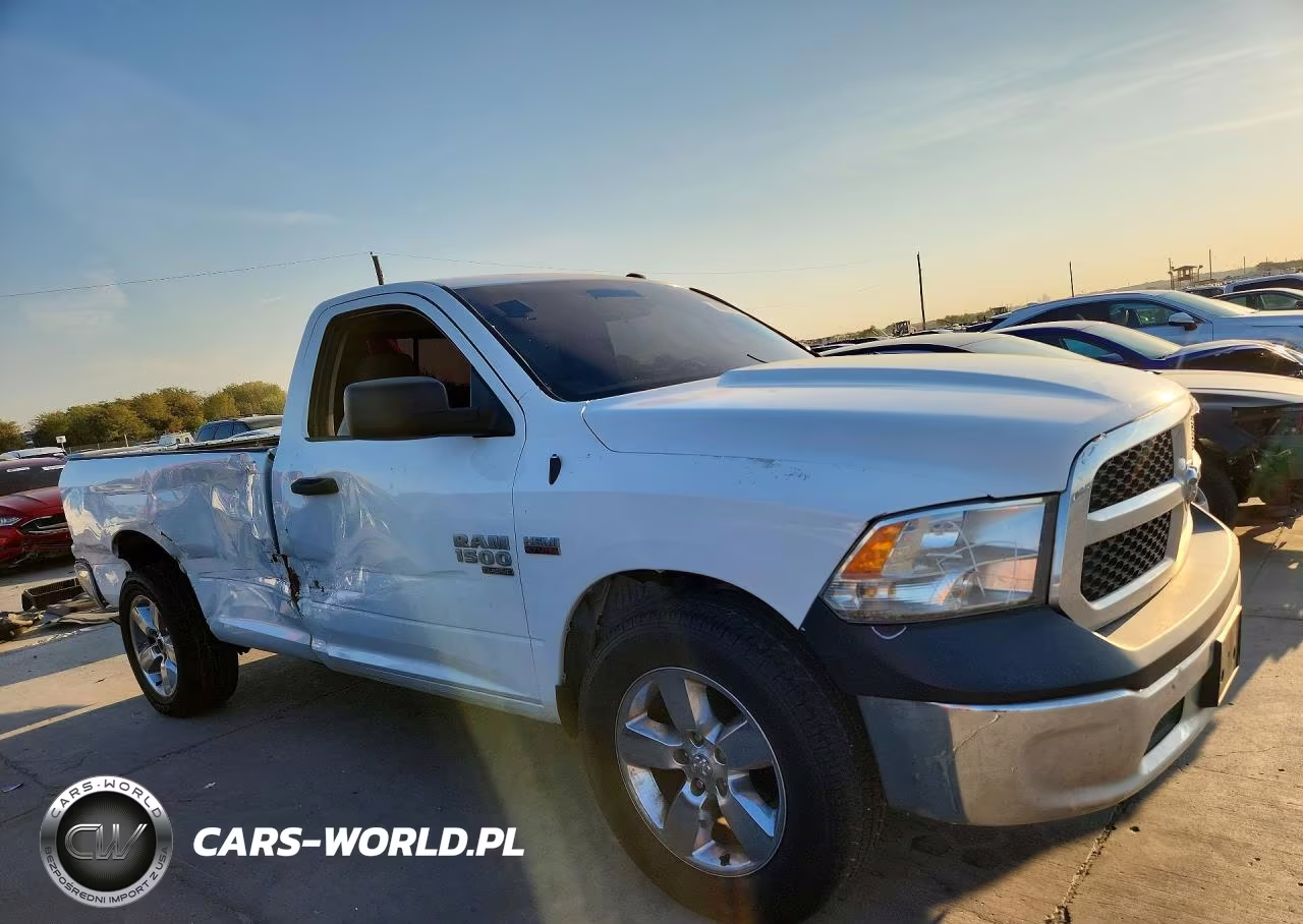 2019 Ram 1500 Classic Tradesman VIN:3C6JR6DT4KG669735 - 4