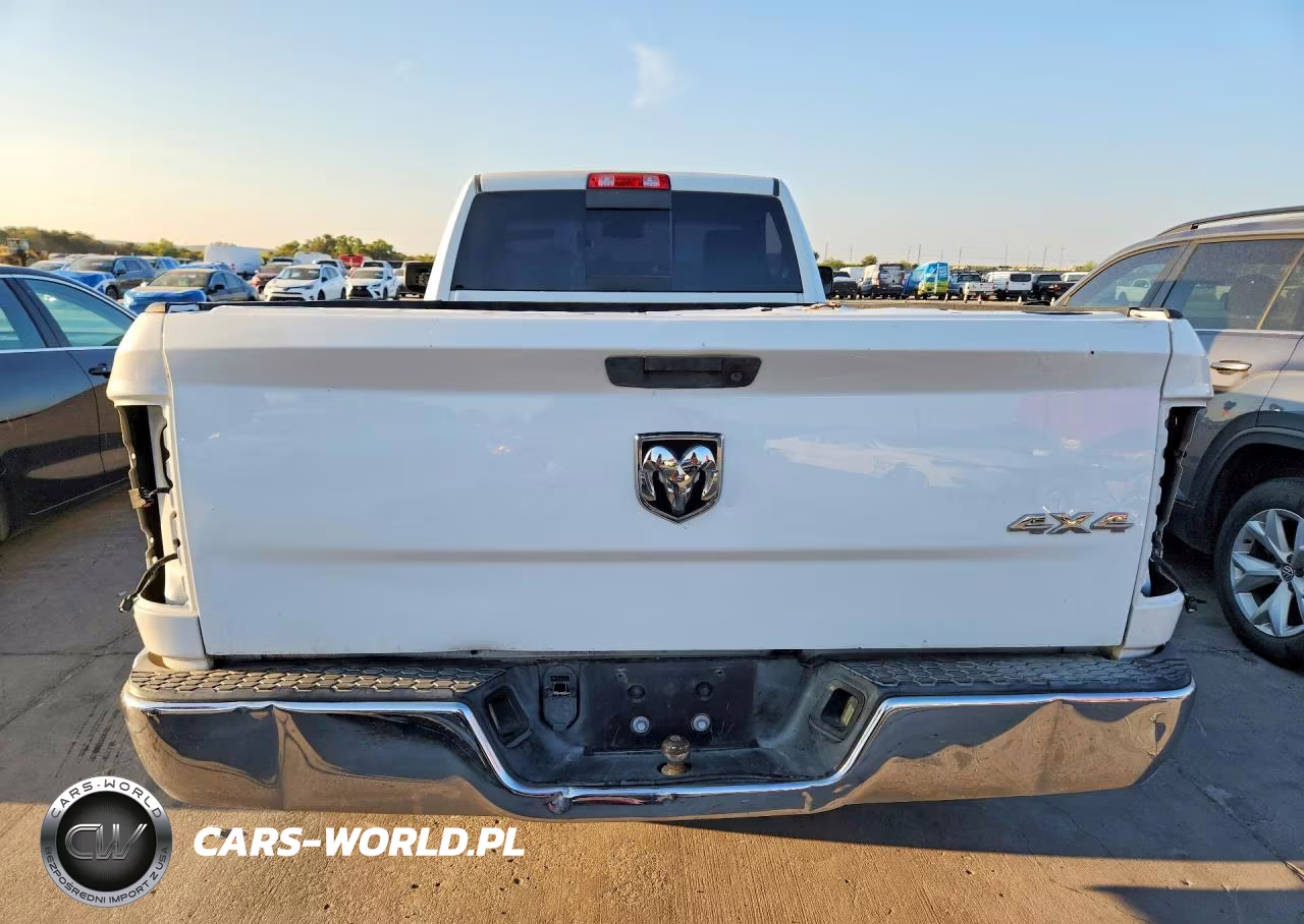 2019 Ram 1500 Classic Tradesman VIN:3C6JR6DT4KG669735 - 6