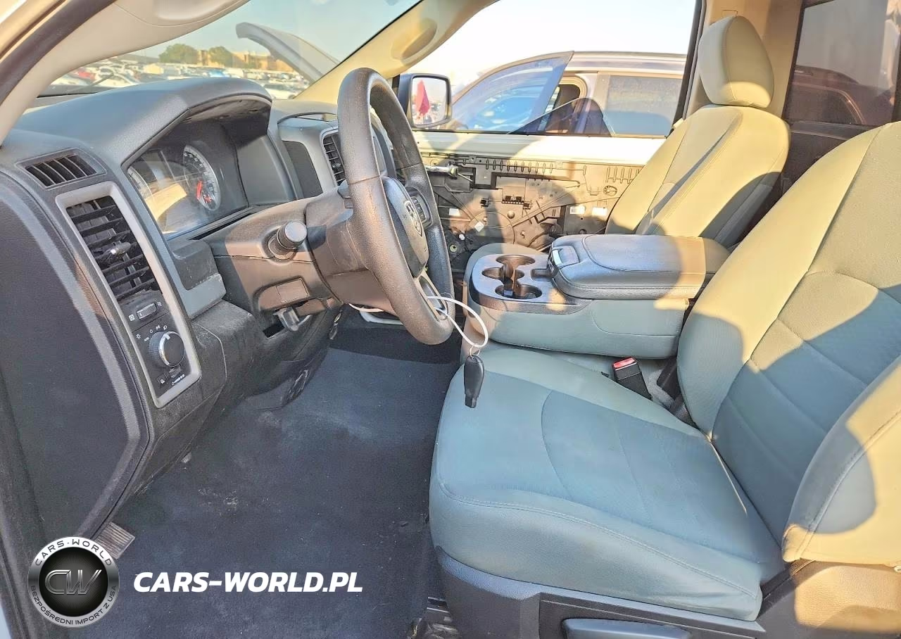 2019 Ram 1500 Classic Tradesman VIN:3C6JR6DT4KG669735 - 7