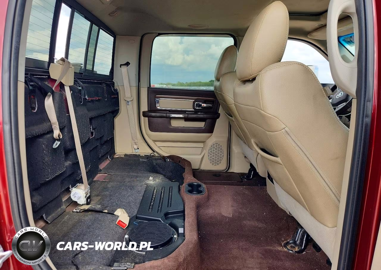 2018 Ram 2500 Laramie VIN:3C6UR5KL0JG179270 - 10