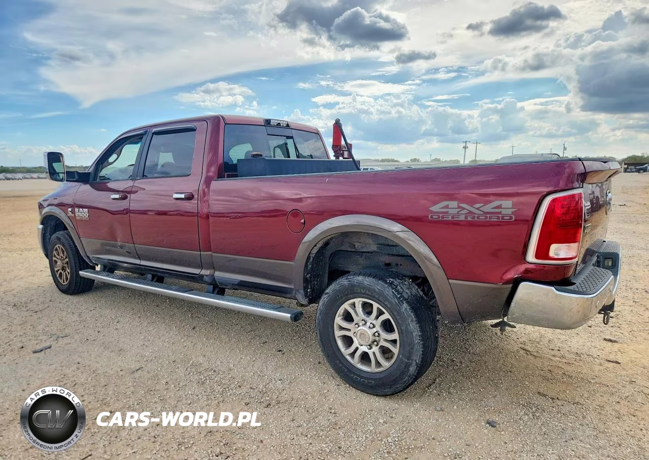 2018 Ram 2500 Laramie VIN:3C6UR5KL0JG179270 - 2