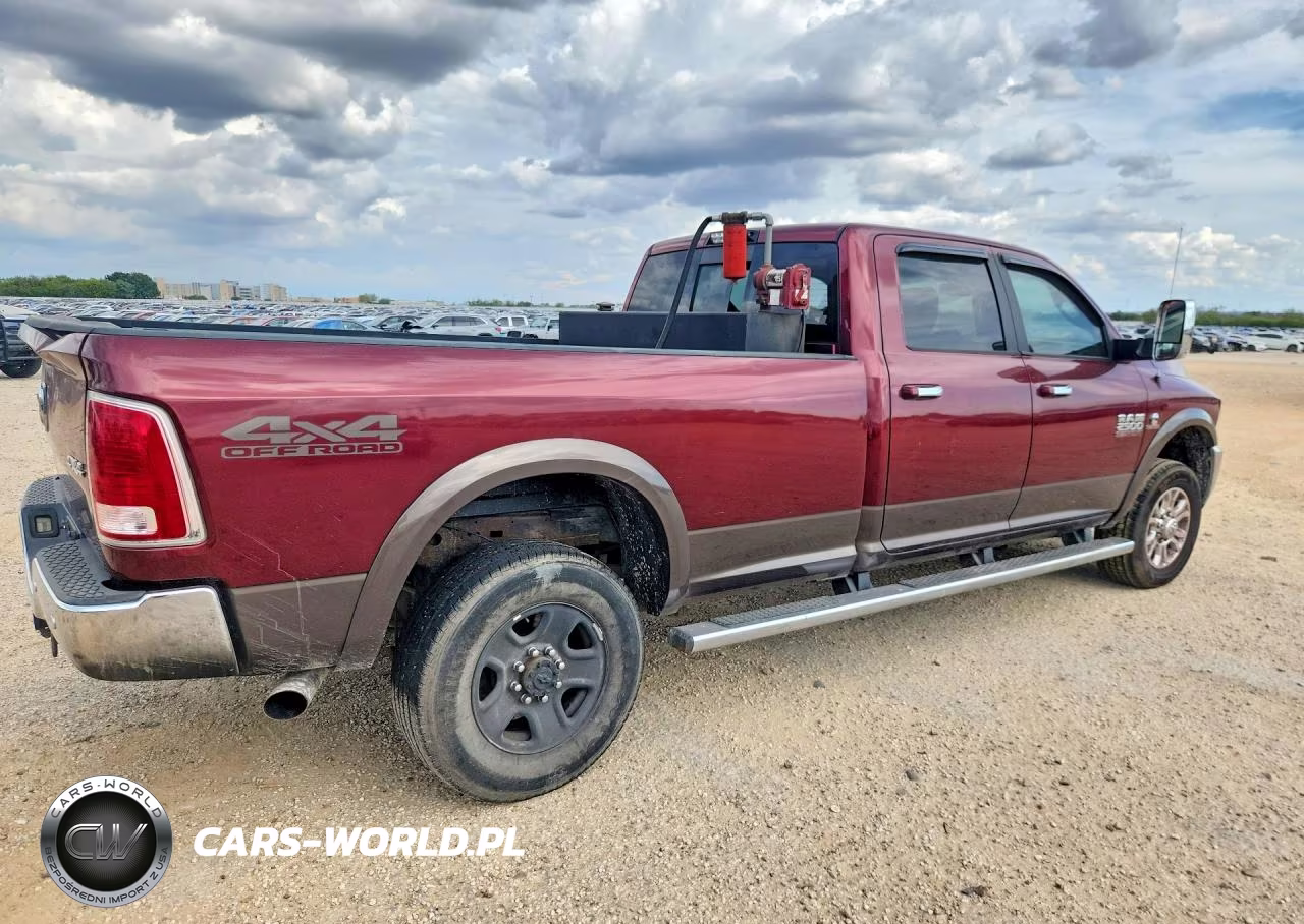 2018 Ram 2500 Laramie VIN:3C6UR5KL0JG179270 - 3