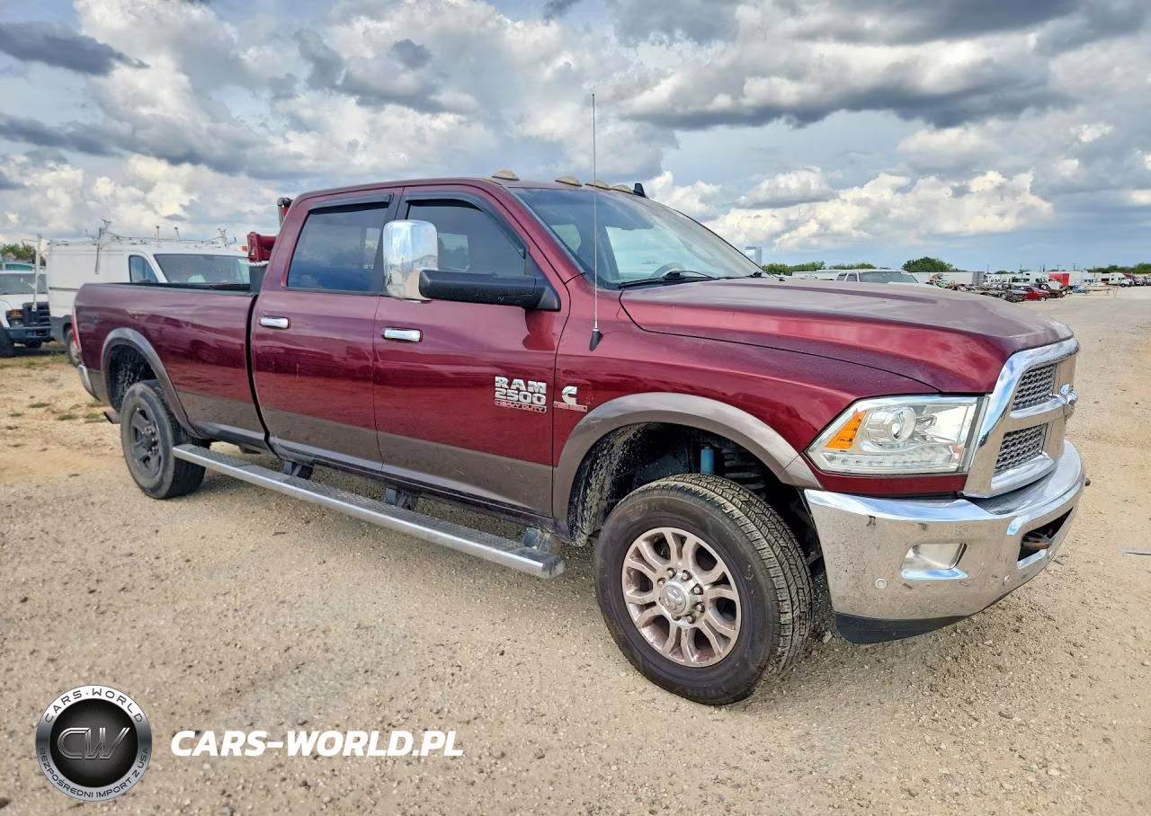 2018 Ram 2500 Laramie VIN:3C6UR5KL0JG179270 - 4