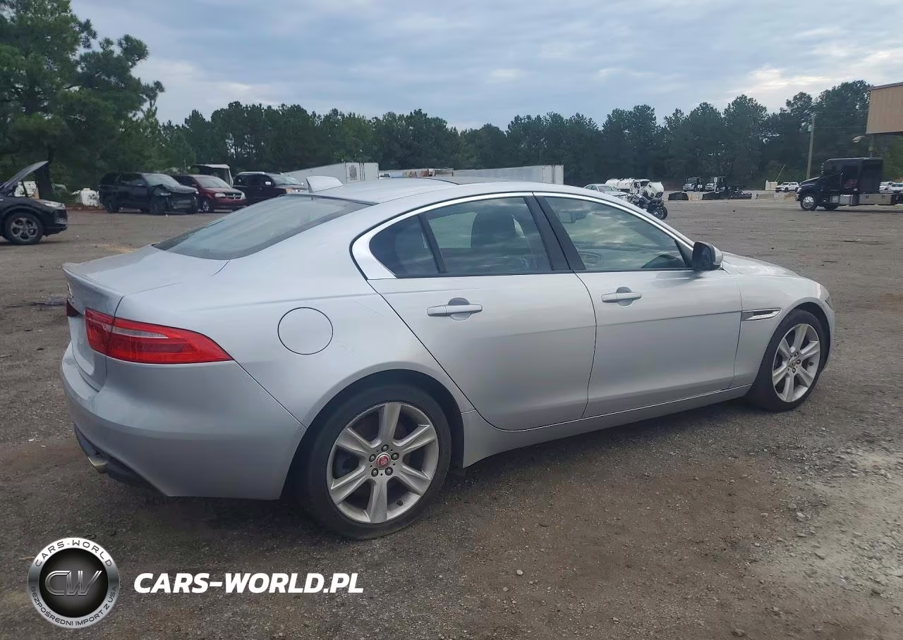 2018 Jaguar Xe Premium VIN:SAJAD4FX7JCP34561 - 3